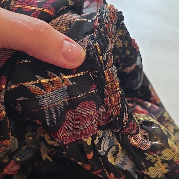 Chic Floral Long Sleeve Dress - Picture 7 of 9